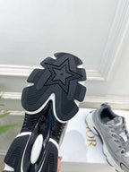 D-Sneakers