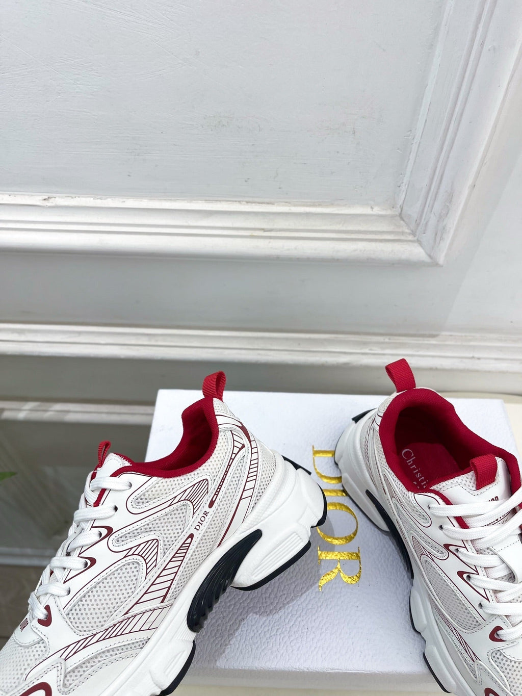 D-Sneakers