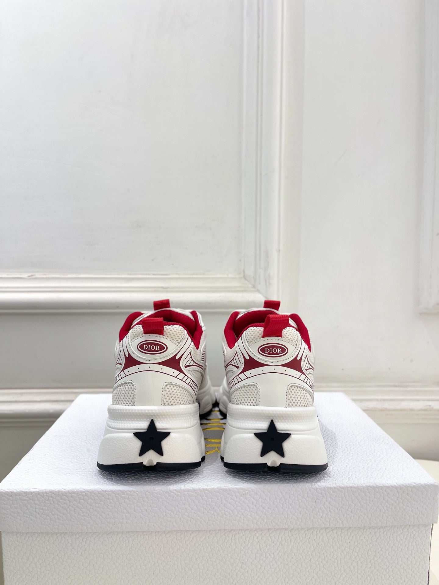 D-Sneakers