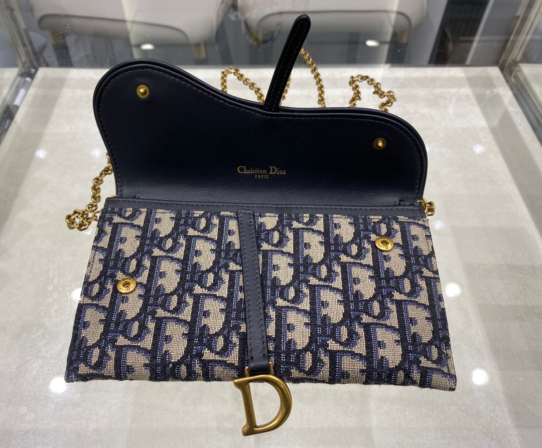 D-Saddle