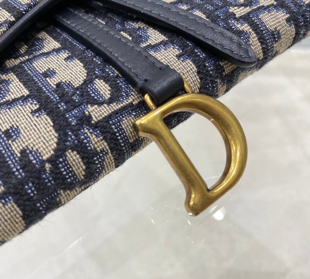 D-Saddle