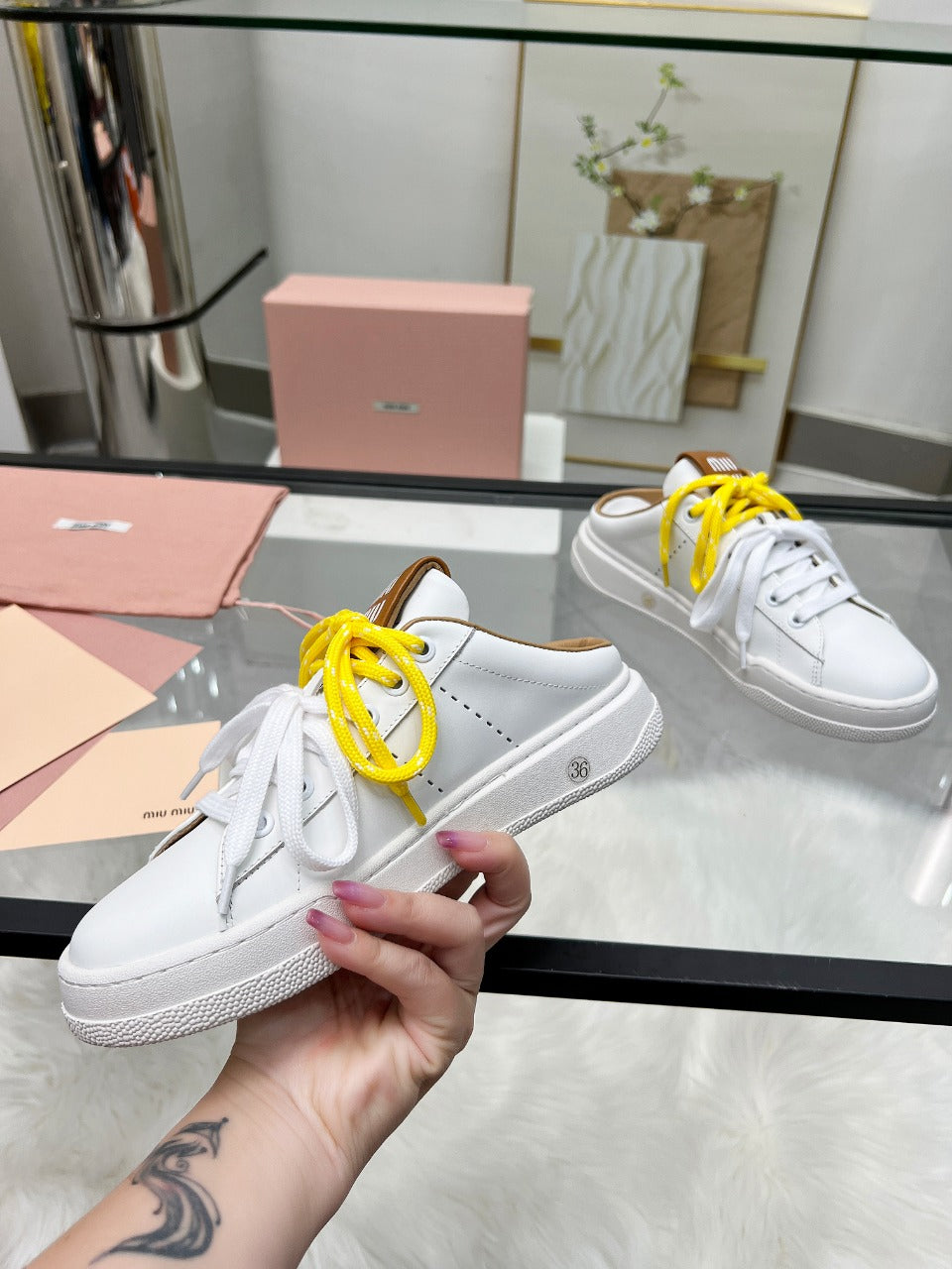 M-Sneakers