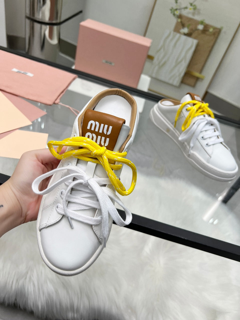 M-Sneakers