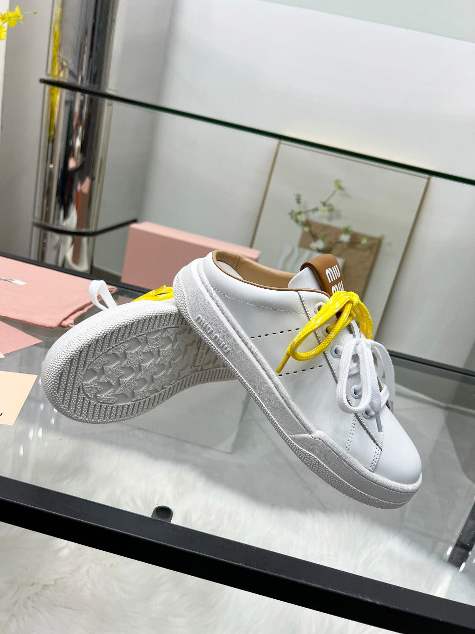 M-Sneakers