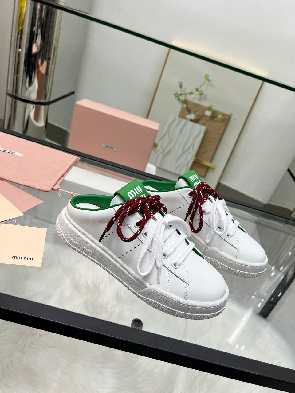 M-Sneakers