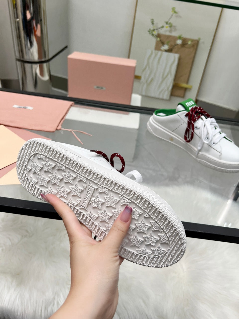 M-Sneakers