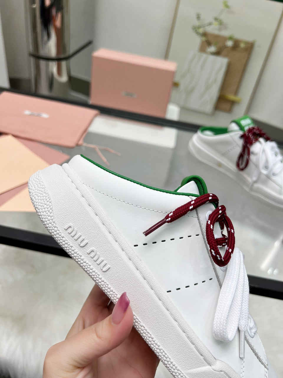 M-Sneakers