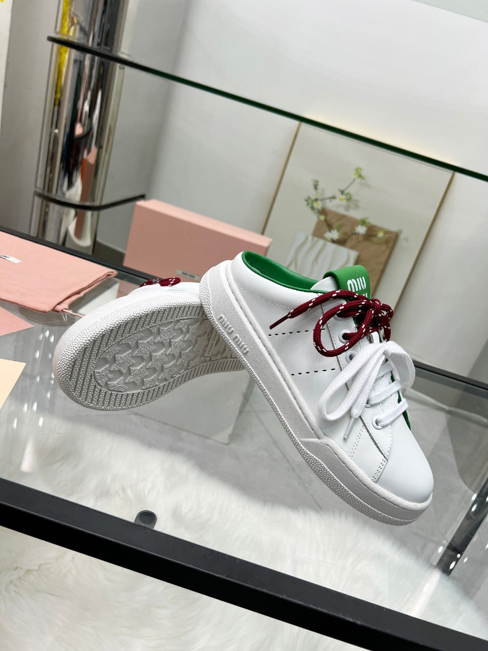 M-Sneakers