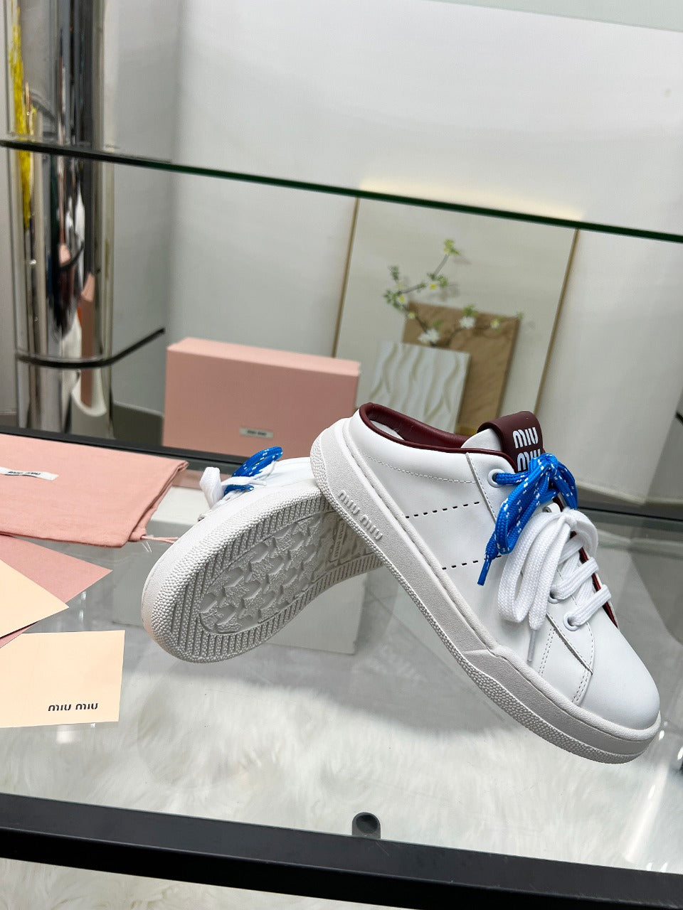 M-Sneakers