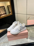 M-Sneakers