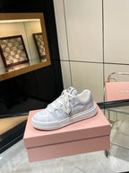 M-Sneakers